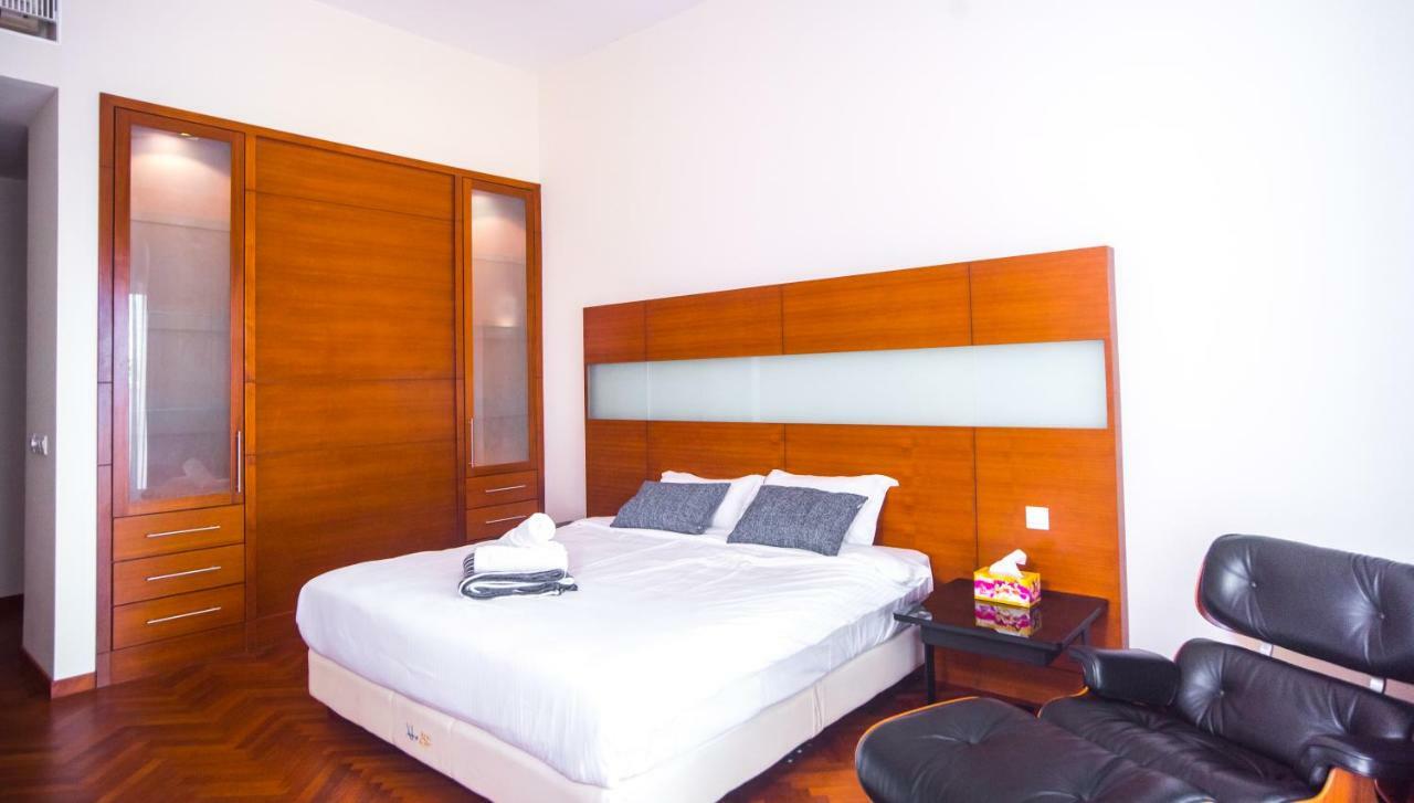The Suites At Waterside Straits Quay By Plush Bagan Jermal Exterior photo
